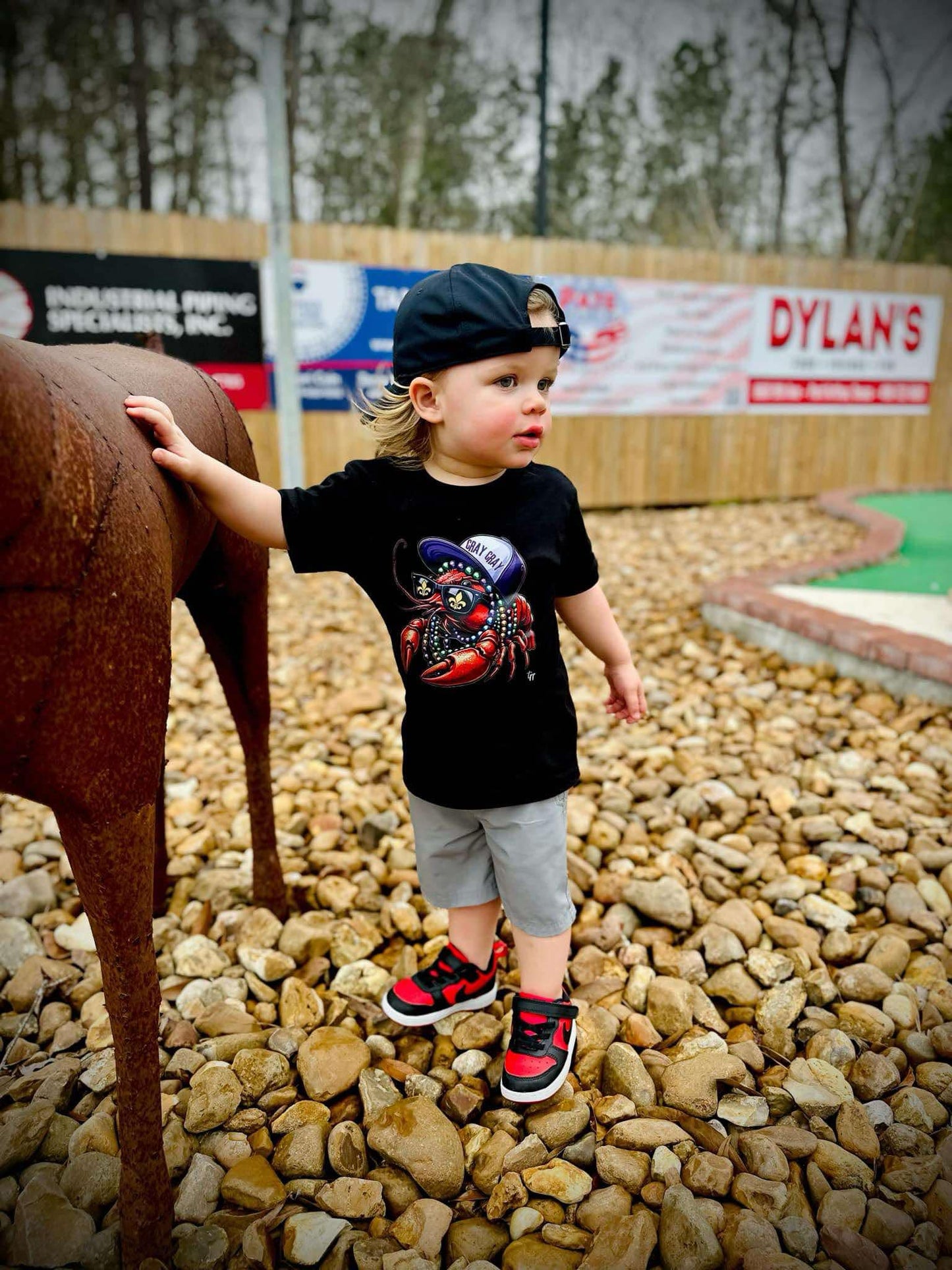 Cray Cray Crawfish with Hat - T SHIRT - (Gildan)