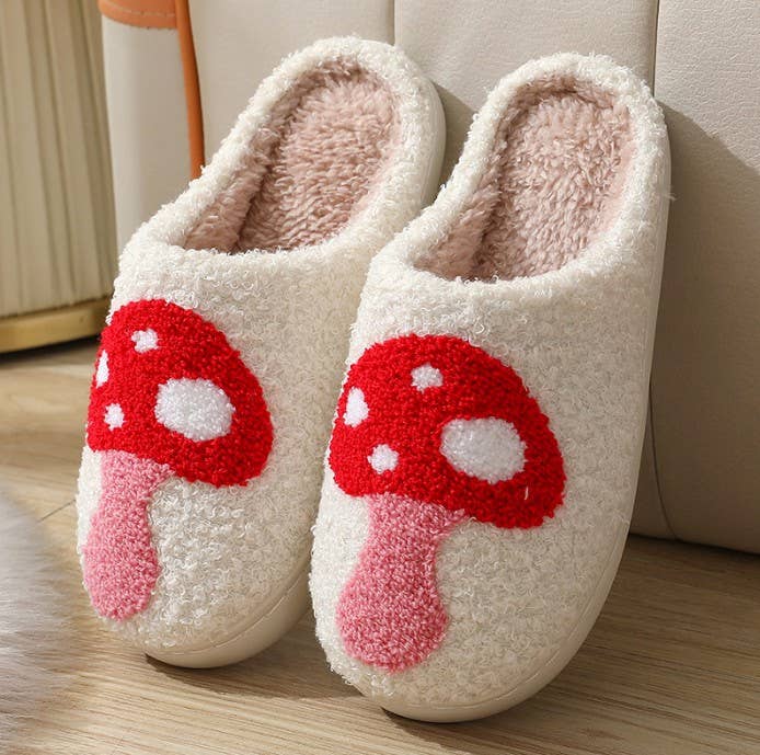 Pink checkered smile yellow face slippers 40SP014