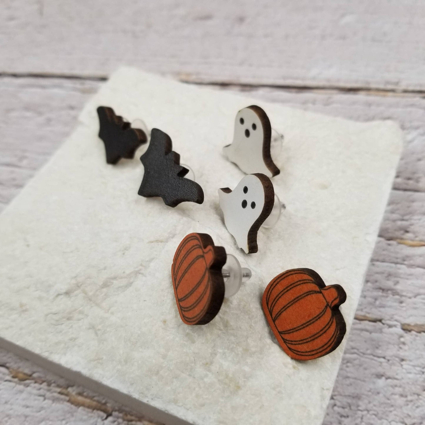 Treasure Wholesale - Halloween Ghost Pumpkin Bat Earrings TW829