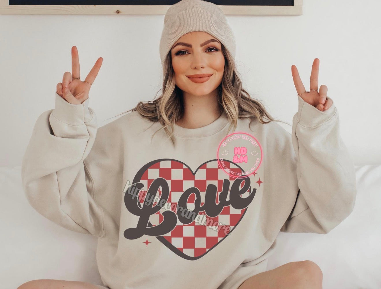 Retro Checkered Heart - SWEATSHIRT- (GILDAN/JERZEES)