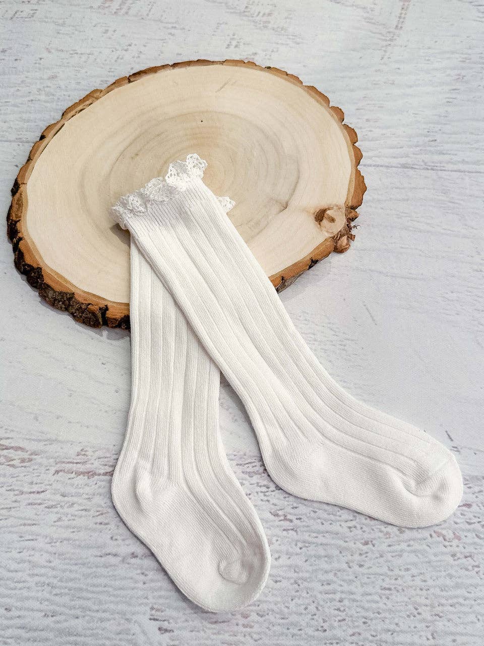 White Lettuce Edge Ruffle Socks 5700