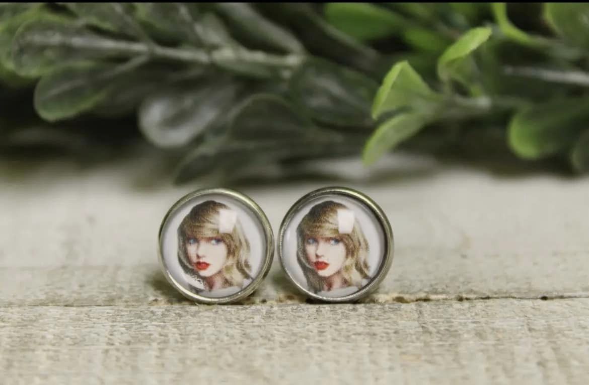 Taylor swift stud ear rings