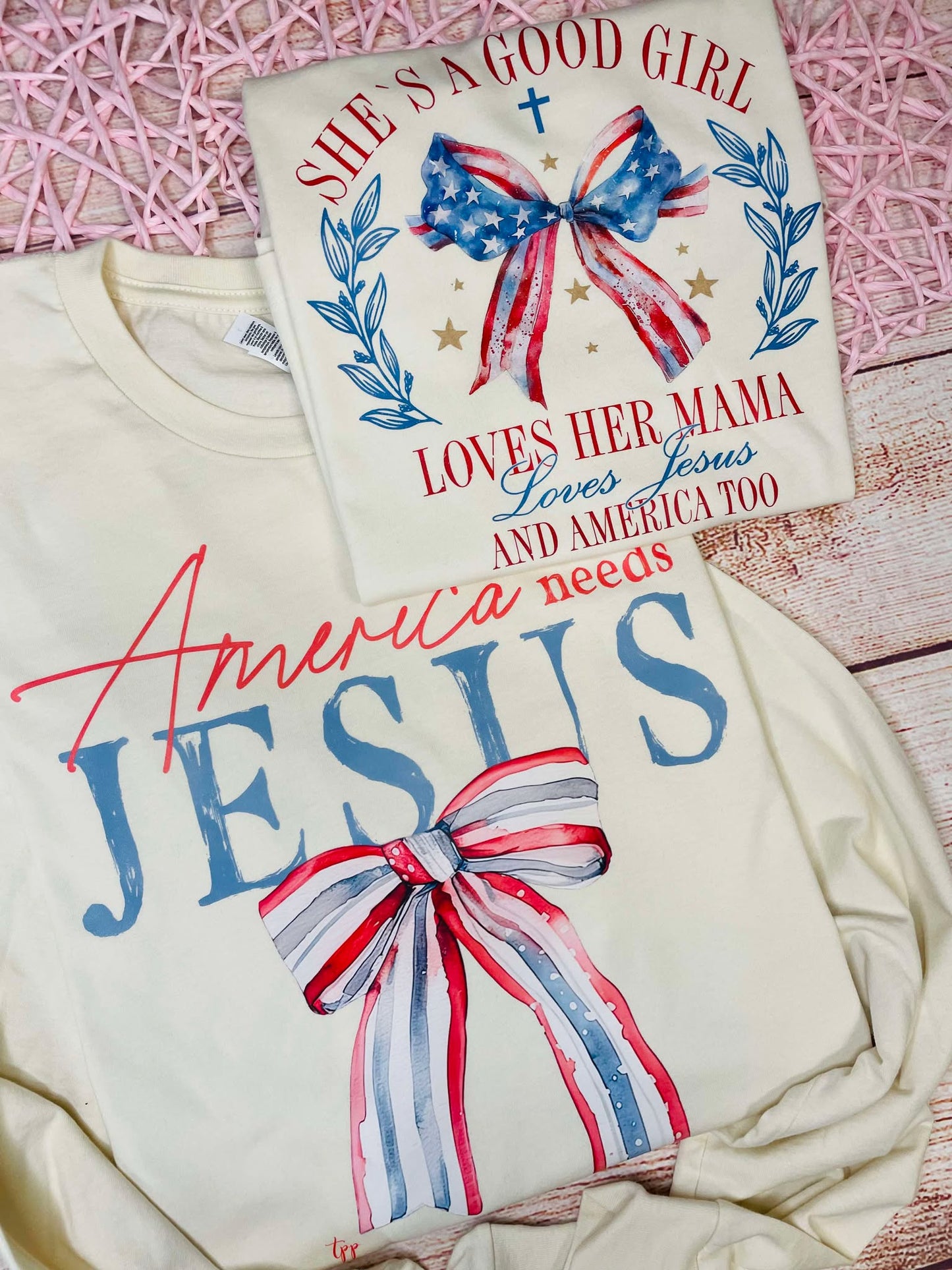 She's a good girl loves her mama loves jesus and america too T-shirt YOUTH SIZING