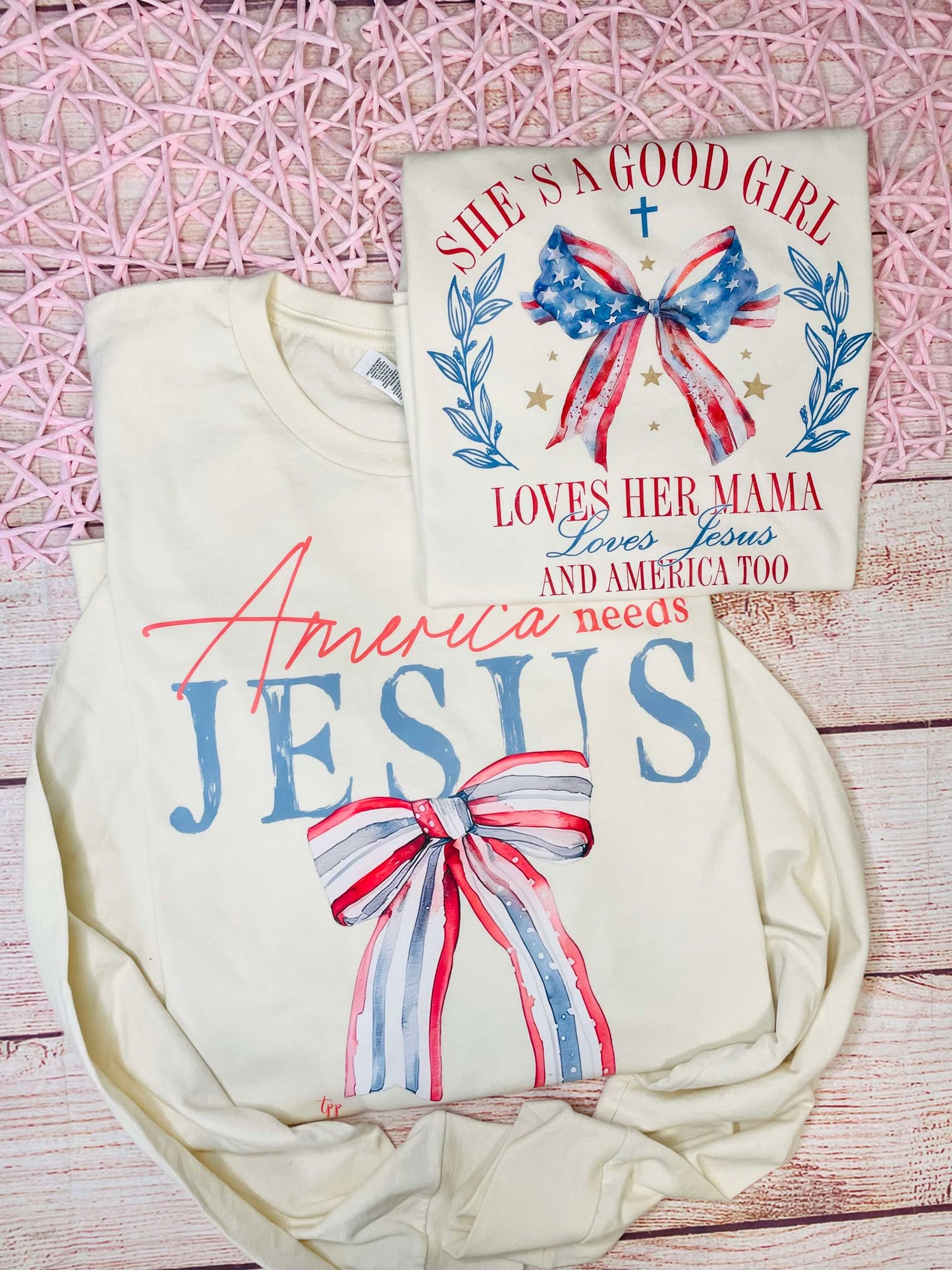 She's a good girl loves her mama loves jesus and america too T-shirt YOUTH SIZING