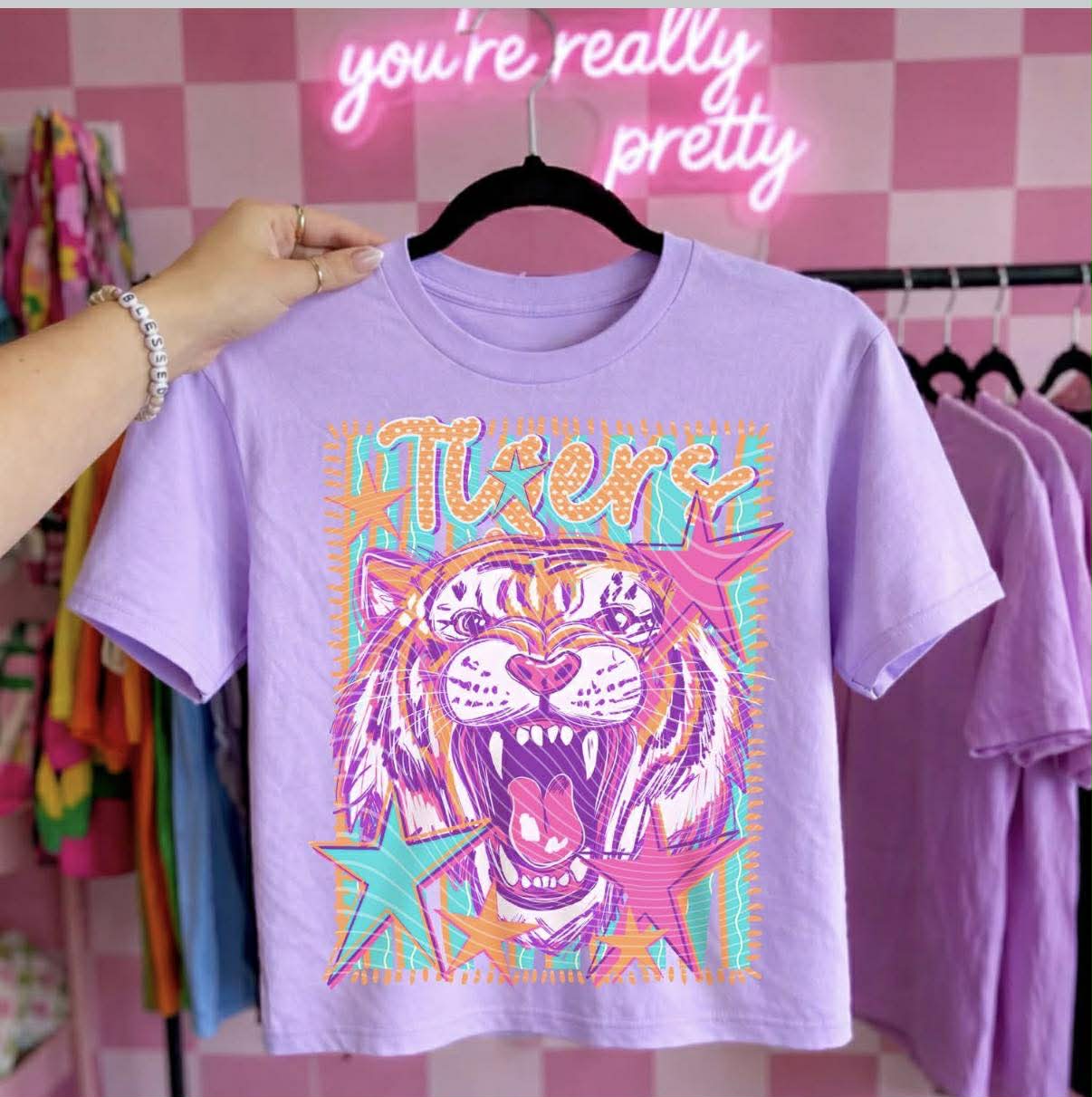 COLORFUL MASCOT TIGERS-TSHIRT- (COMFORT COLOR/BELLA) 050226BR