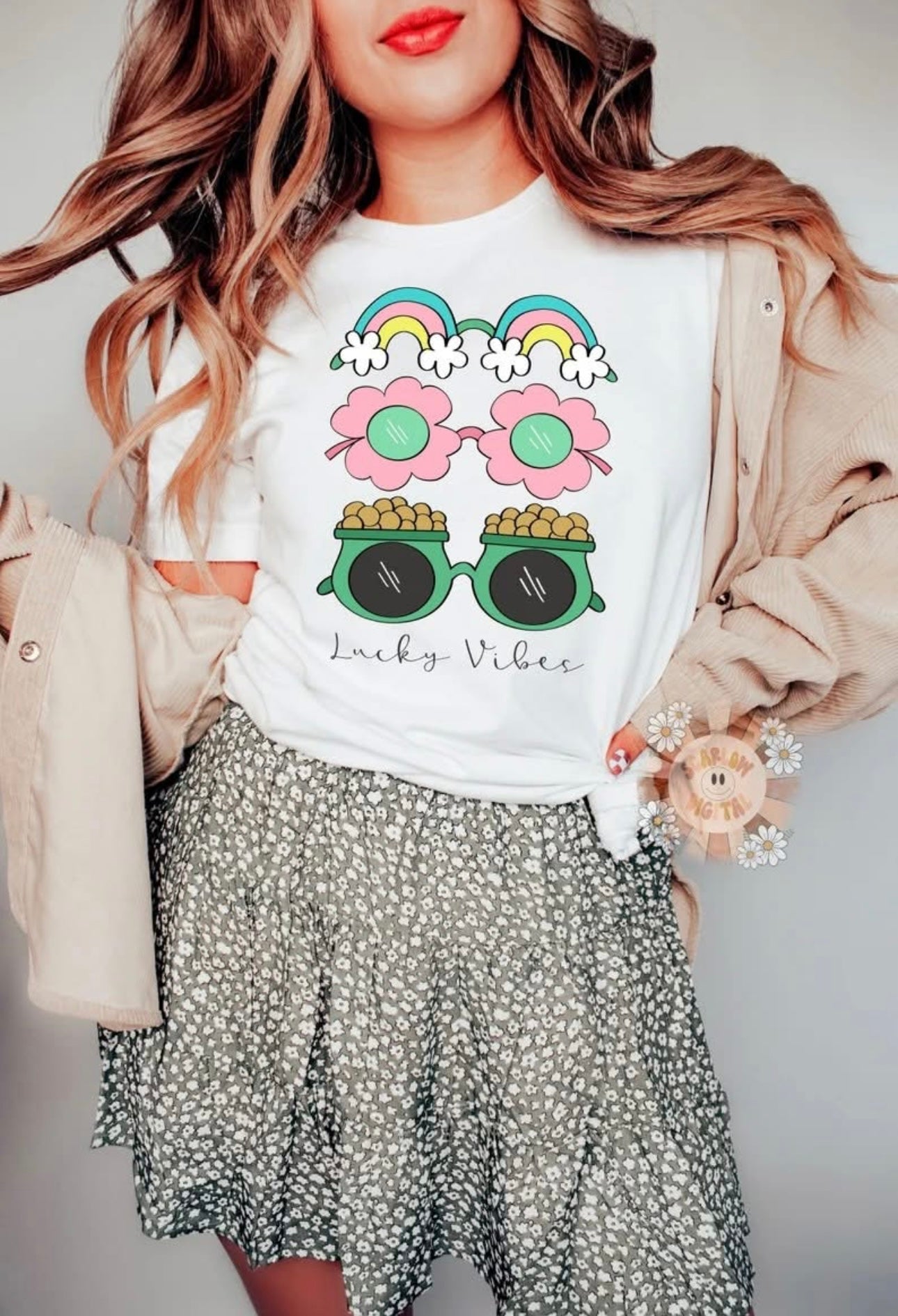 Lucky Vibes - T SHIRT- (Gildan)