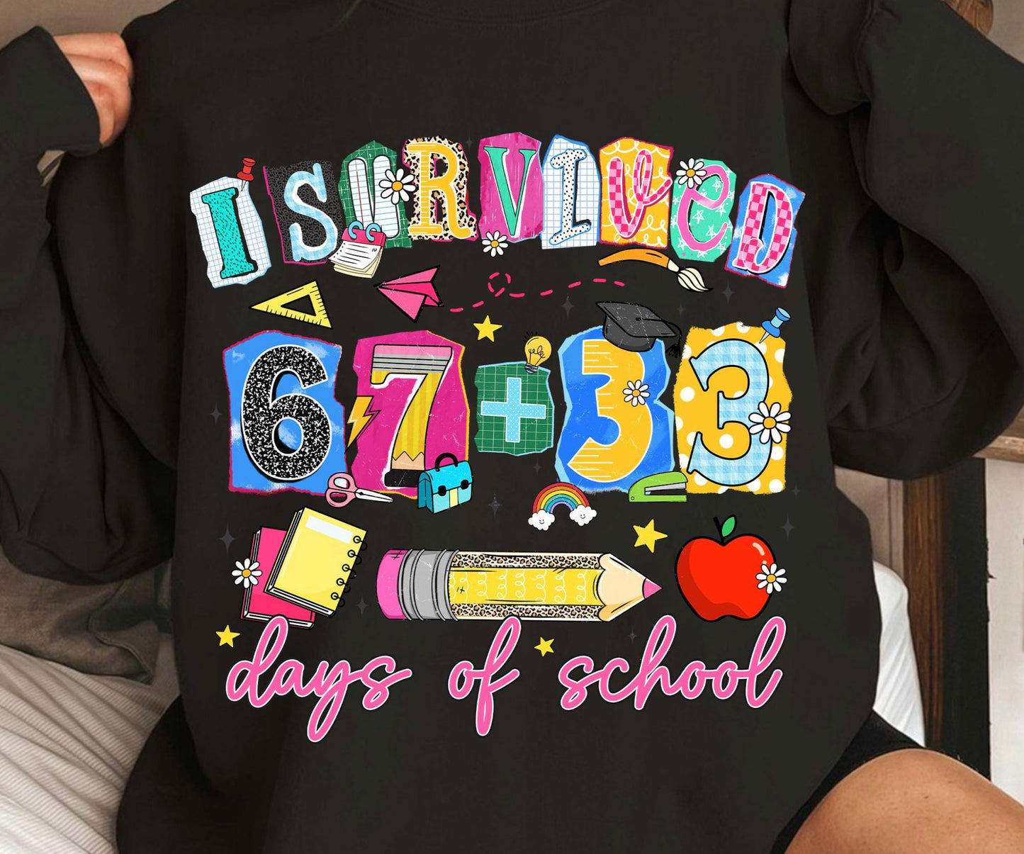 I survived 67+33 days of school 🍎✏️👩🏻🏫- TSHIRT- (COMFORT COLOR/BELLA)
