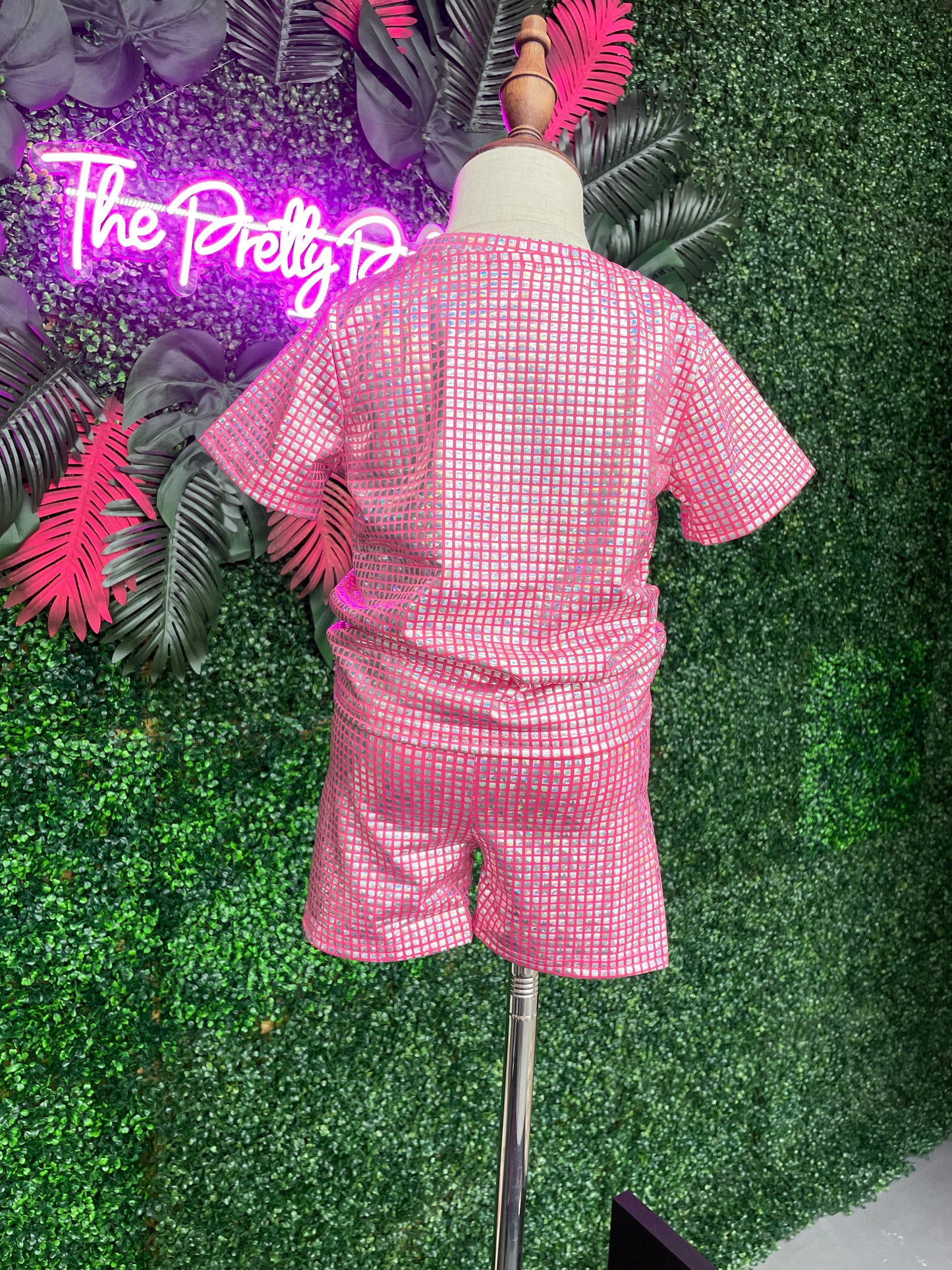 FUCHSIA SPARKLY PRINTED SHORT SET. OFG4-1193