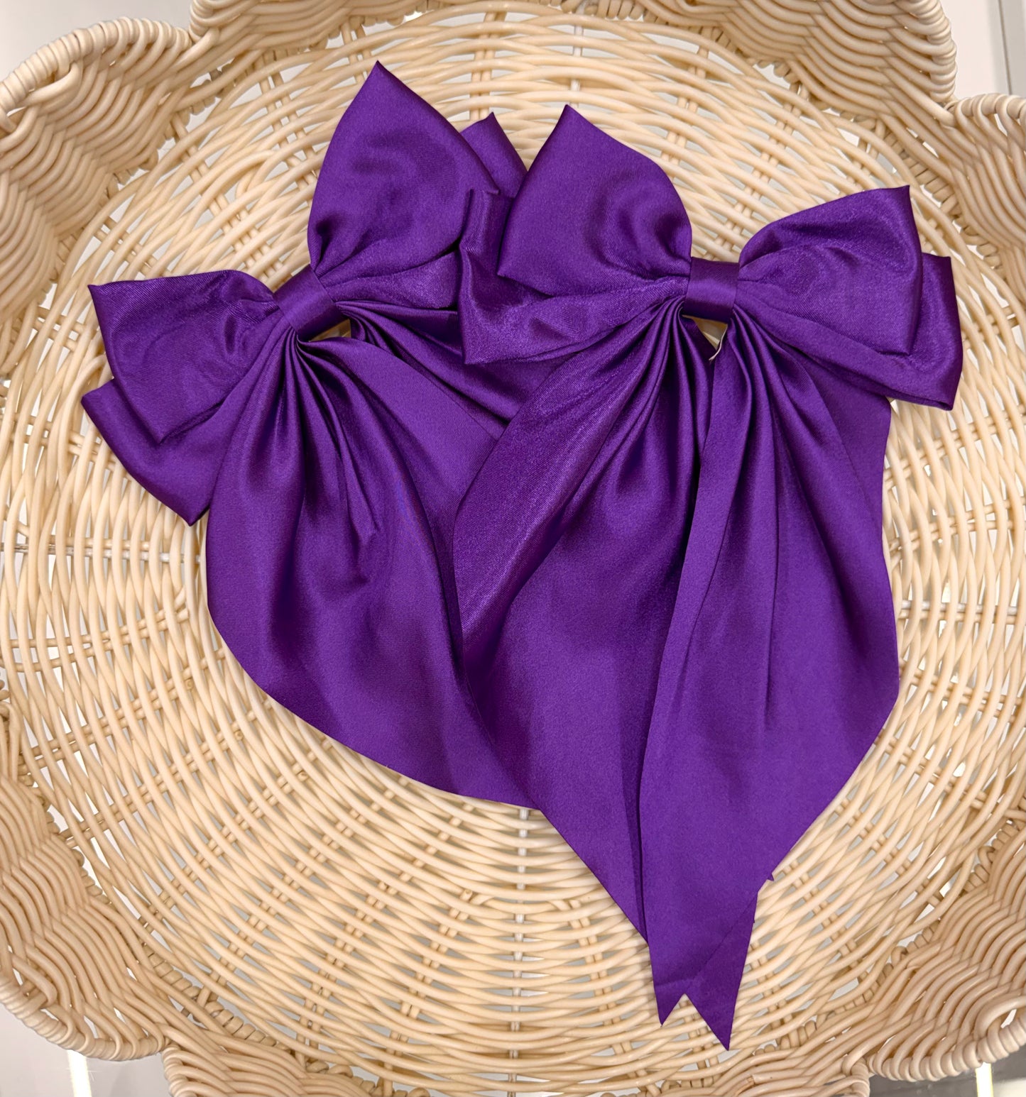 Silky bow alligator clip 03182026HR2