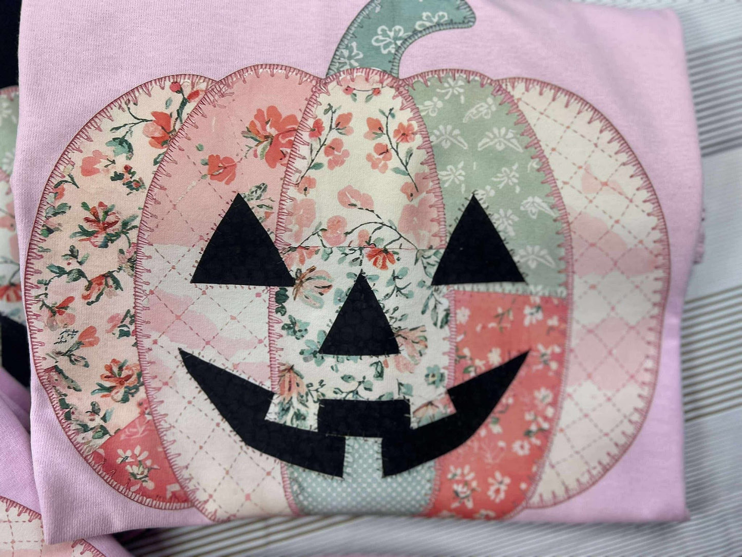 Couchette Jack O Lantern - T SHIRT - (Comfort Color)