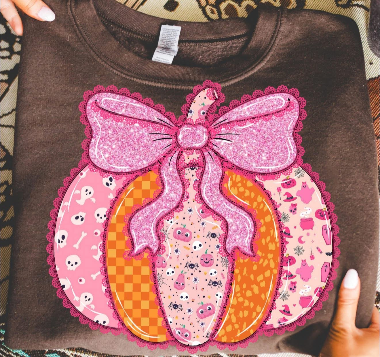 Lace Girly Pumpkin - T SHIRT - (Jerzee/Gildan)