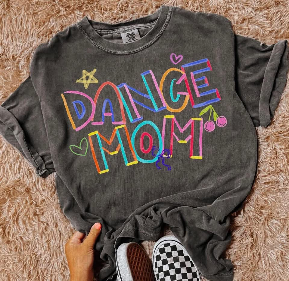 Dance Mom💙-T-SHIRT - (GILDAN/JERZEES)
