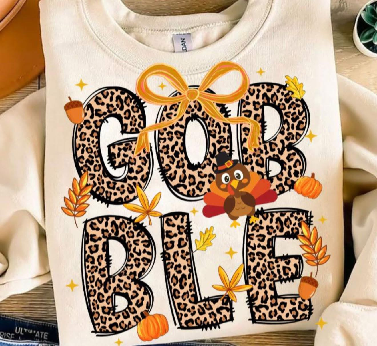 Gobble Cheetah with Gold Bow - T SHIRT - (Jerzee/Gildan)