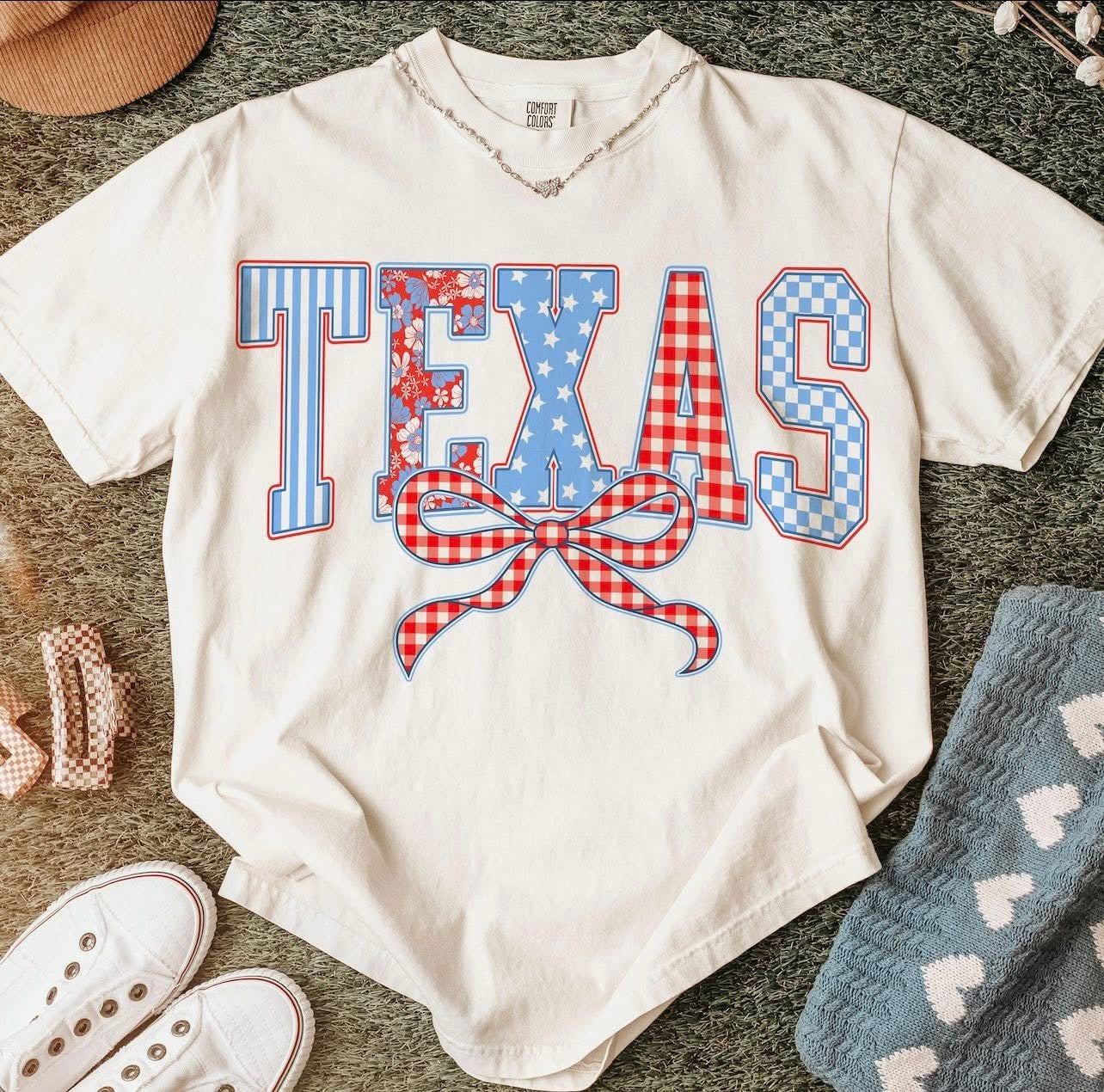 Texas with Bow - T SHIRT - (Jerzee/Gildan)