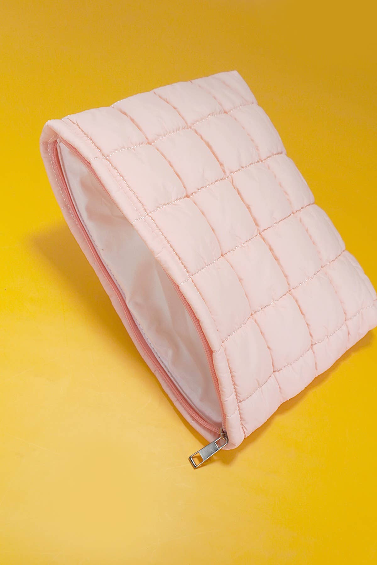 PUFFY COSMETIC MAKEUP POUCH CLUTCH BAG | 40P538