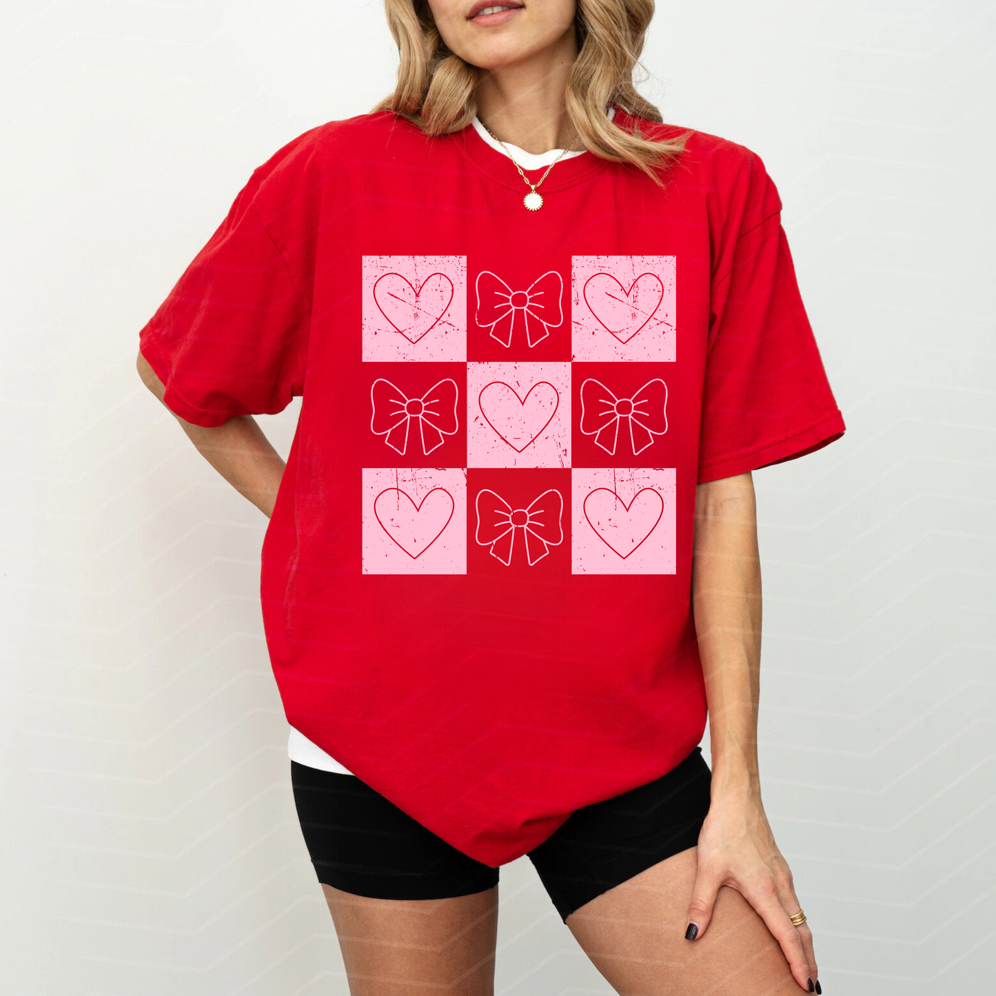 Retro hearts and bows (red/pink-hearts-bows squares) T-SHIRT (bella or color comfort)