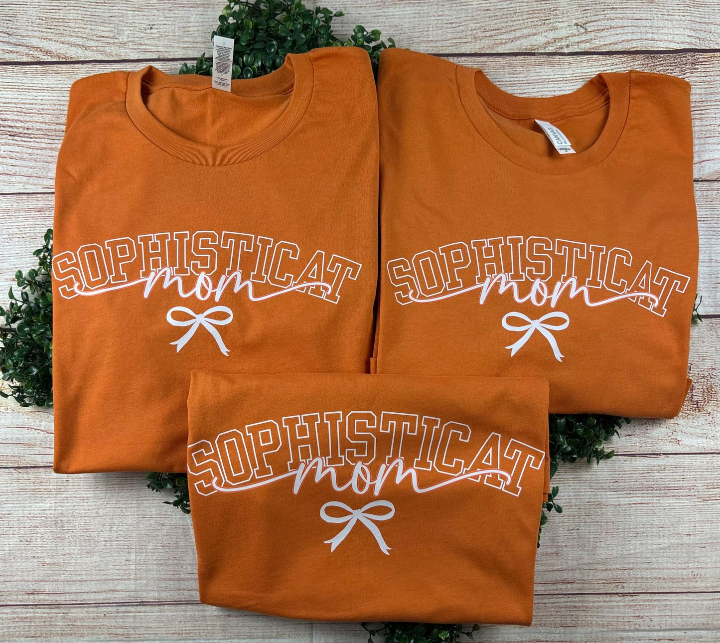 Sophisticat Mom - T SHIRT - (Comfort Color)