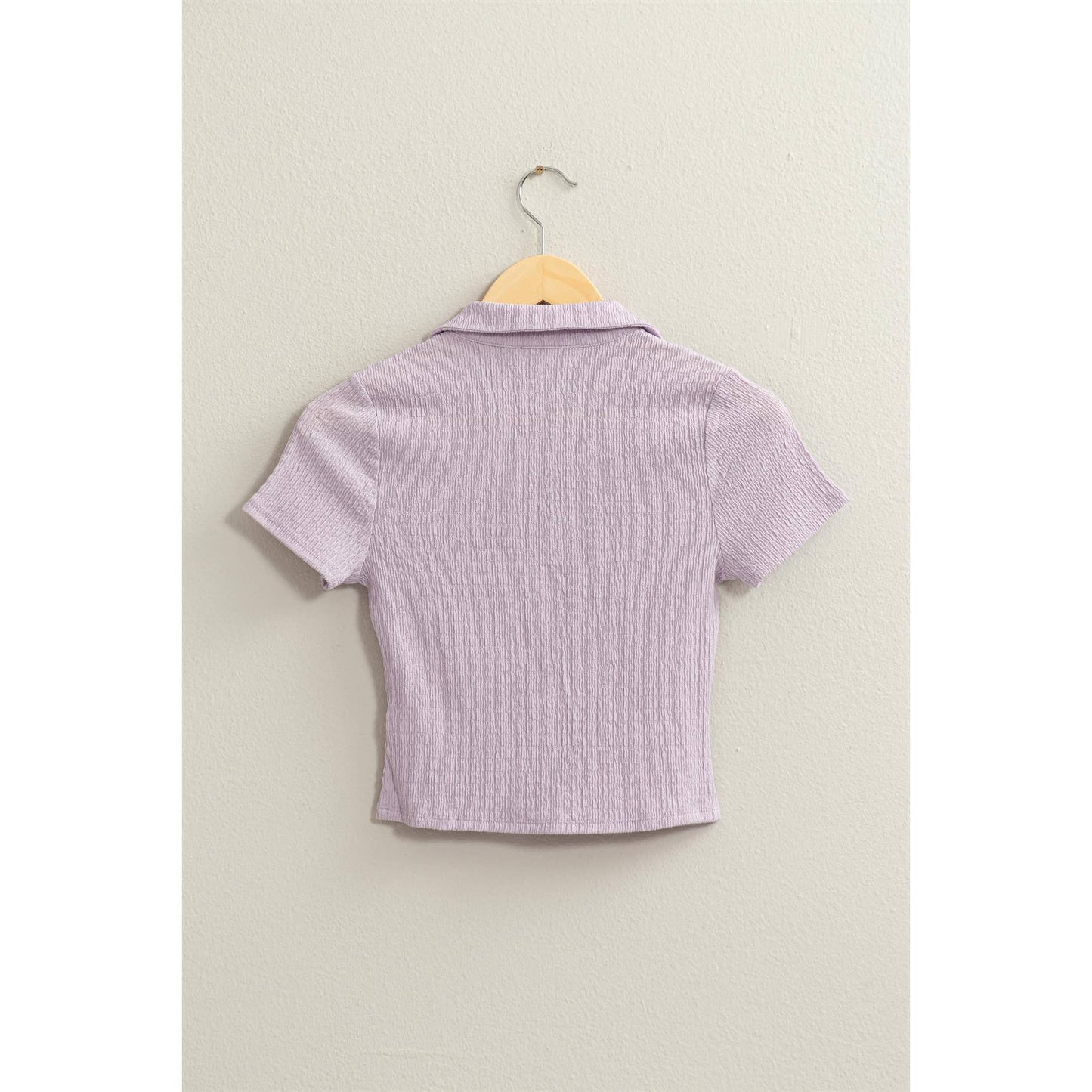CRINKLE KNIT BUTTON FRONT TOP