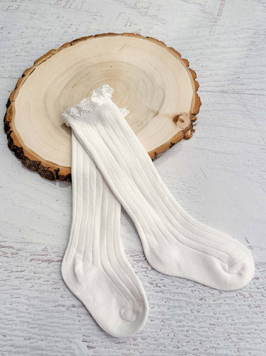 White Lettuce Edge Ruffle Socks   5700