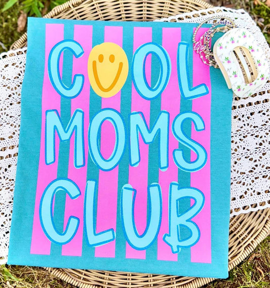 Cool Moms Club 💙🩷-T-SHIRT - (COMFORT COLOR/BELLA)