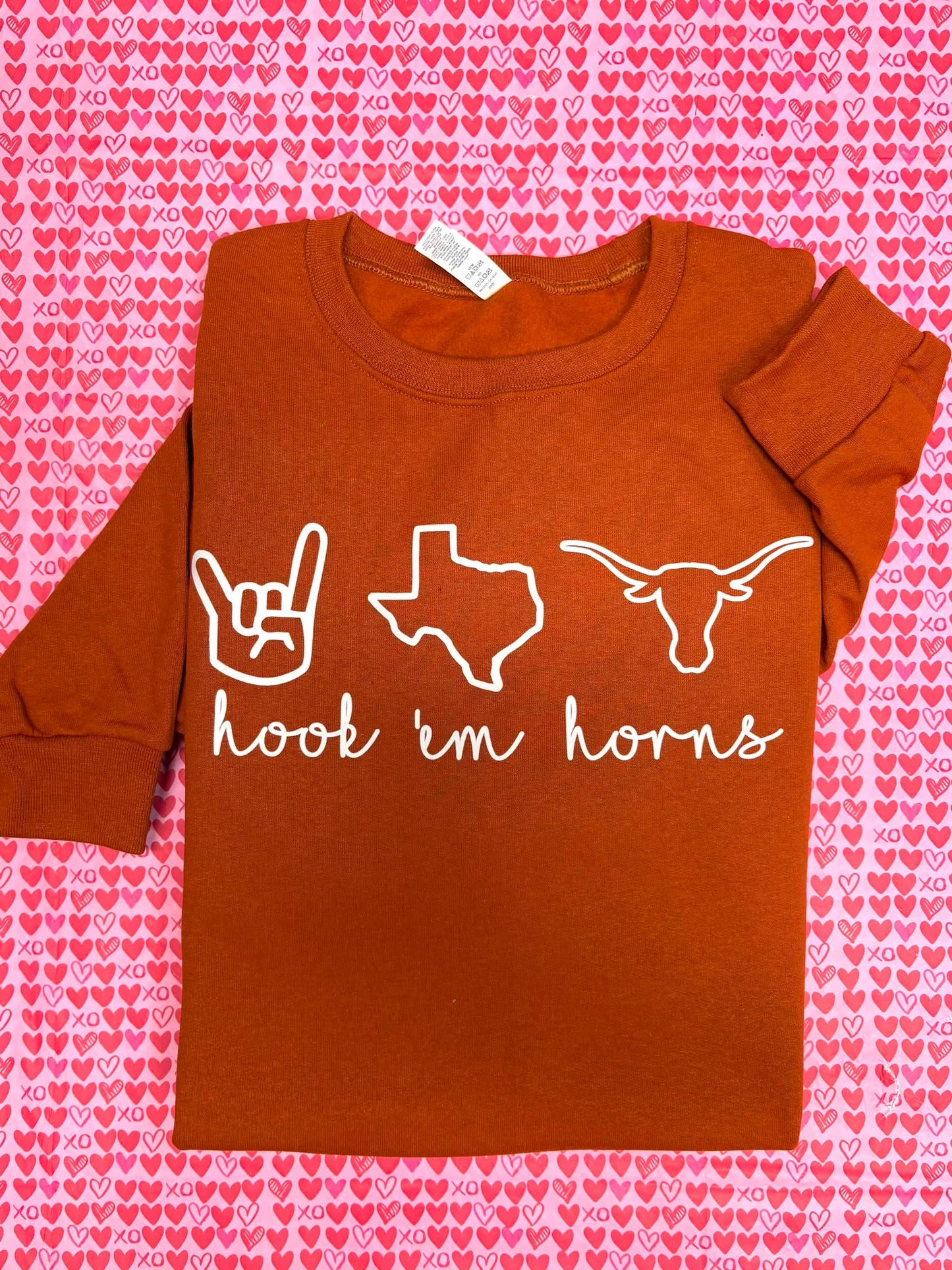 Hook 'em Horns - T SHIRT- (Gildan)