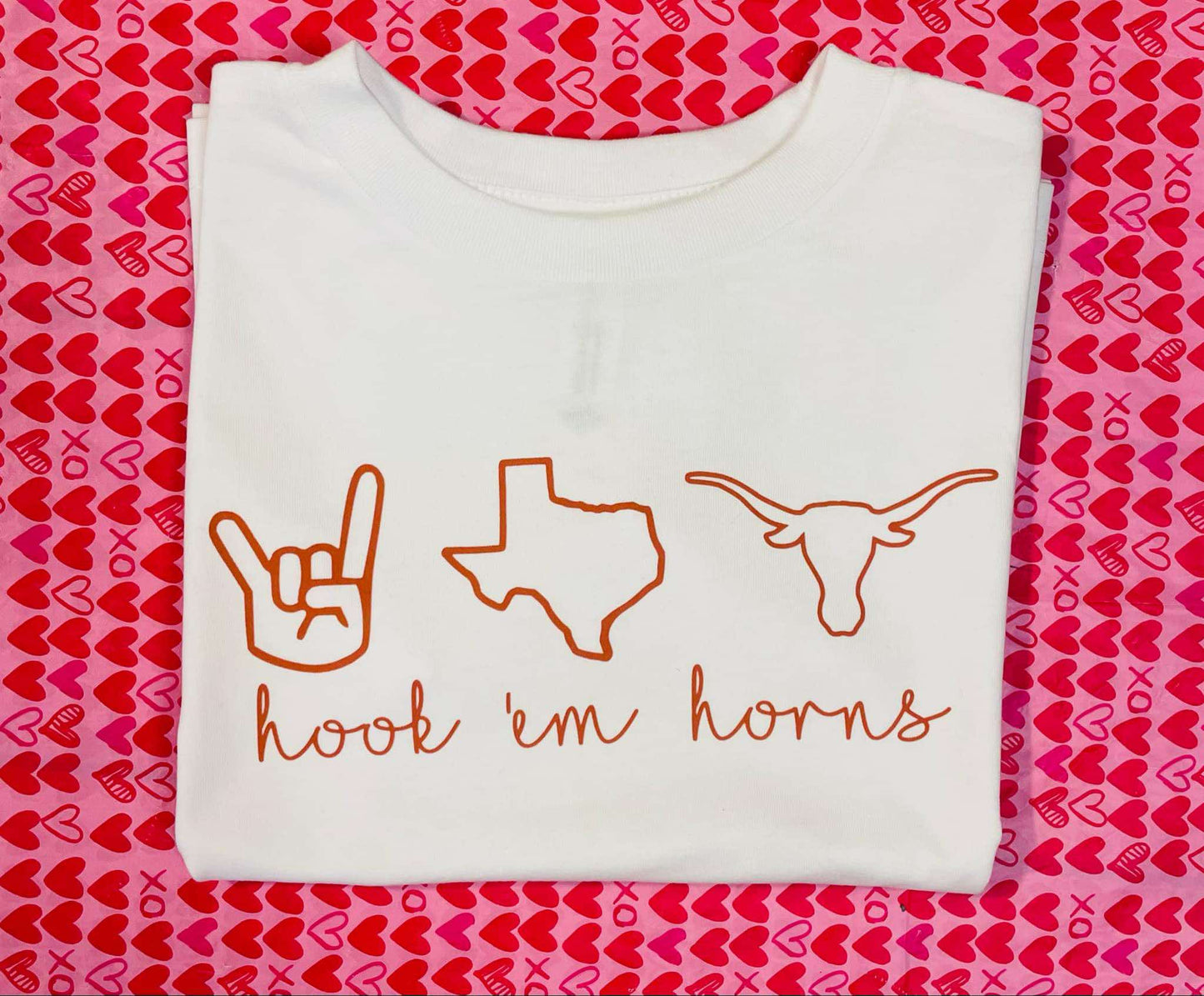 Hook 'em Horns - T SHIRT- (Gildan)