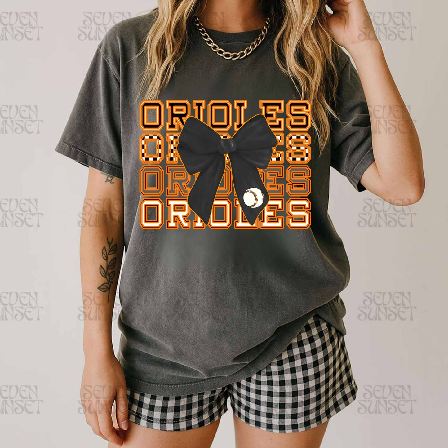 ORIOLES BASEBALL TEE "4X'S ORANGE FONT----BLACK BOW--- BASEBALL"--- "GILDAN"
