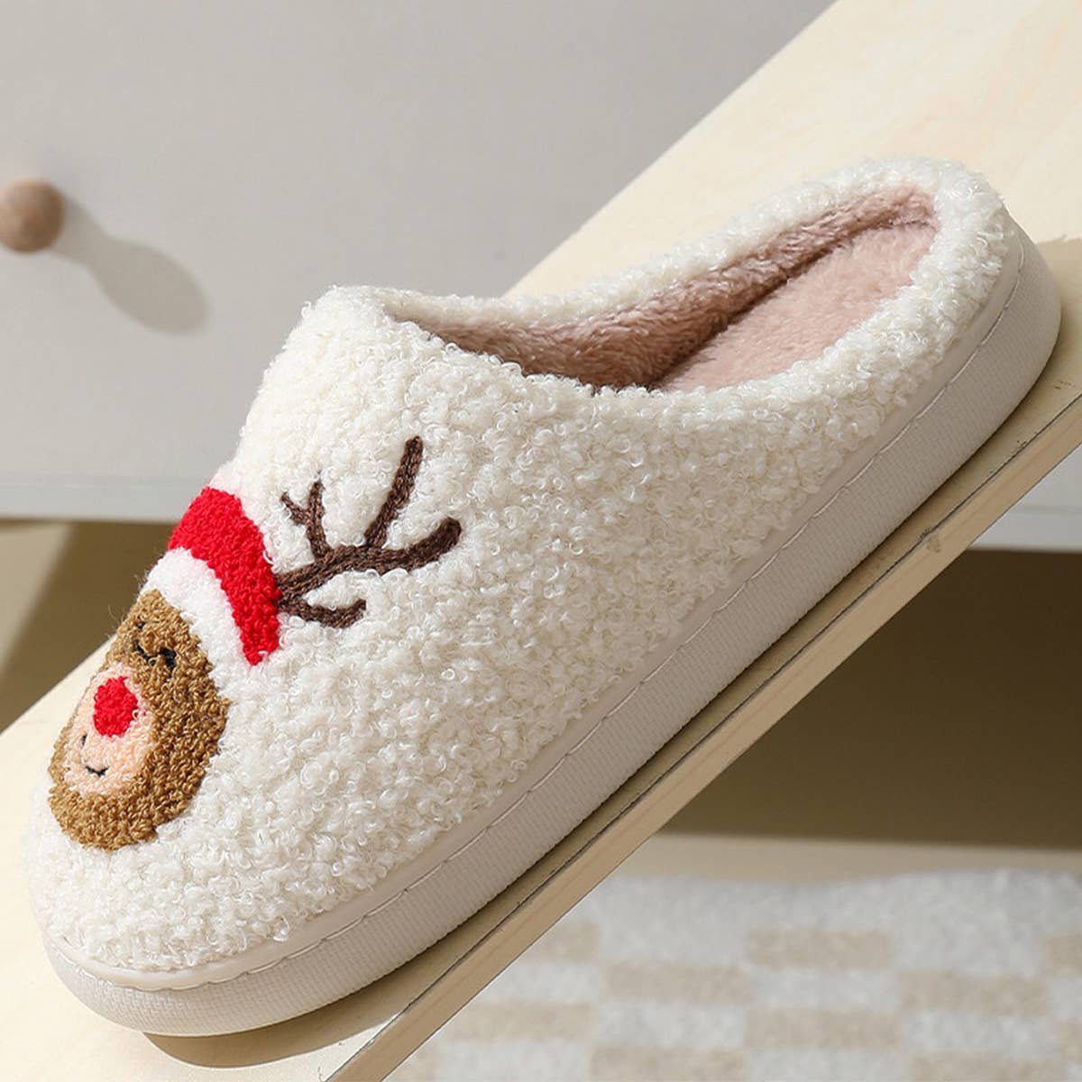 DEER PATTERNED SLIPPERS-120825br