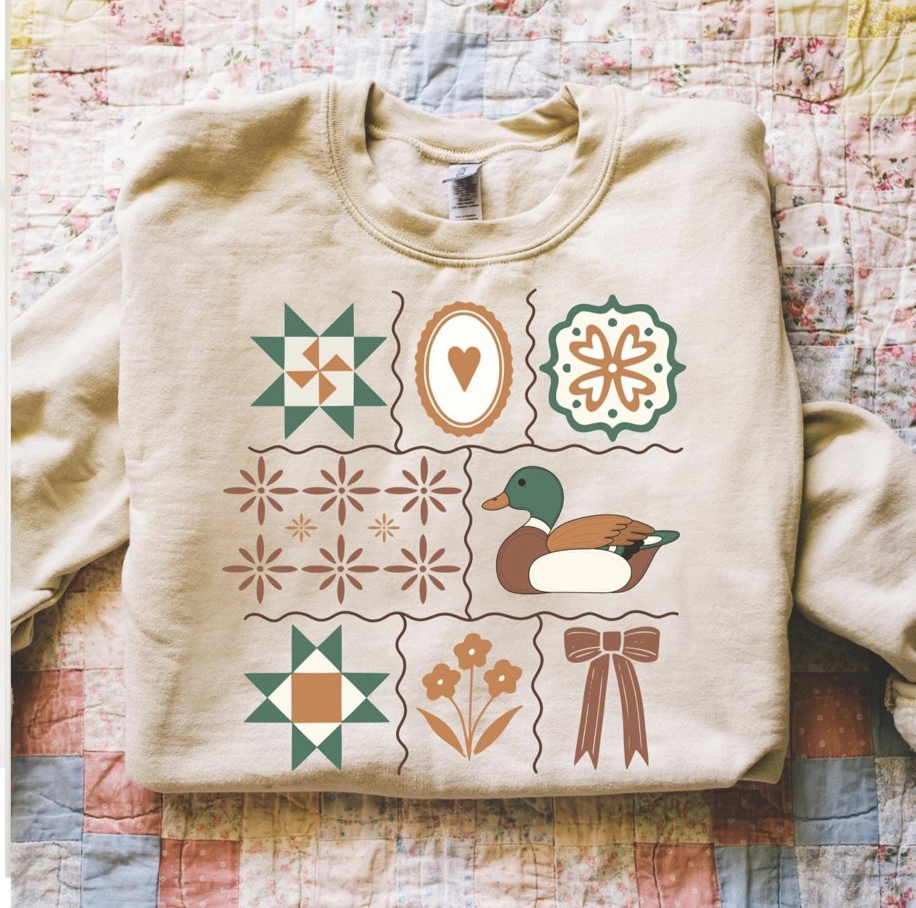 Vintage Duck Collage - sweatshirt (gildan/jerzee)