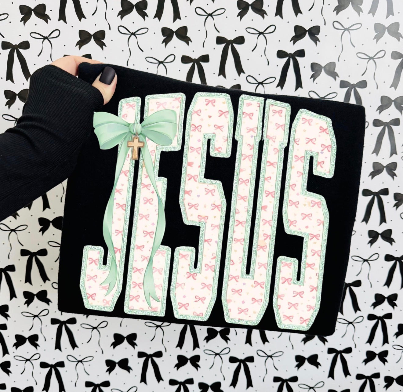 Jesus With Bows  - TSHIRT- (COMFORT COLOR/BELLA)