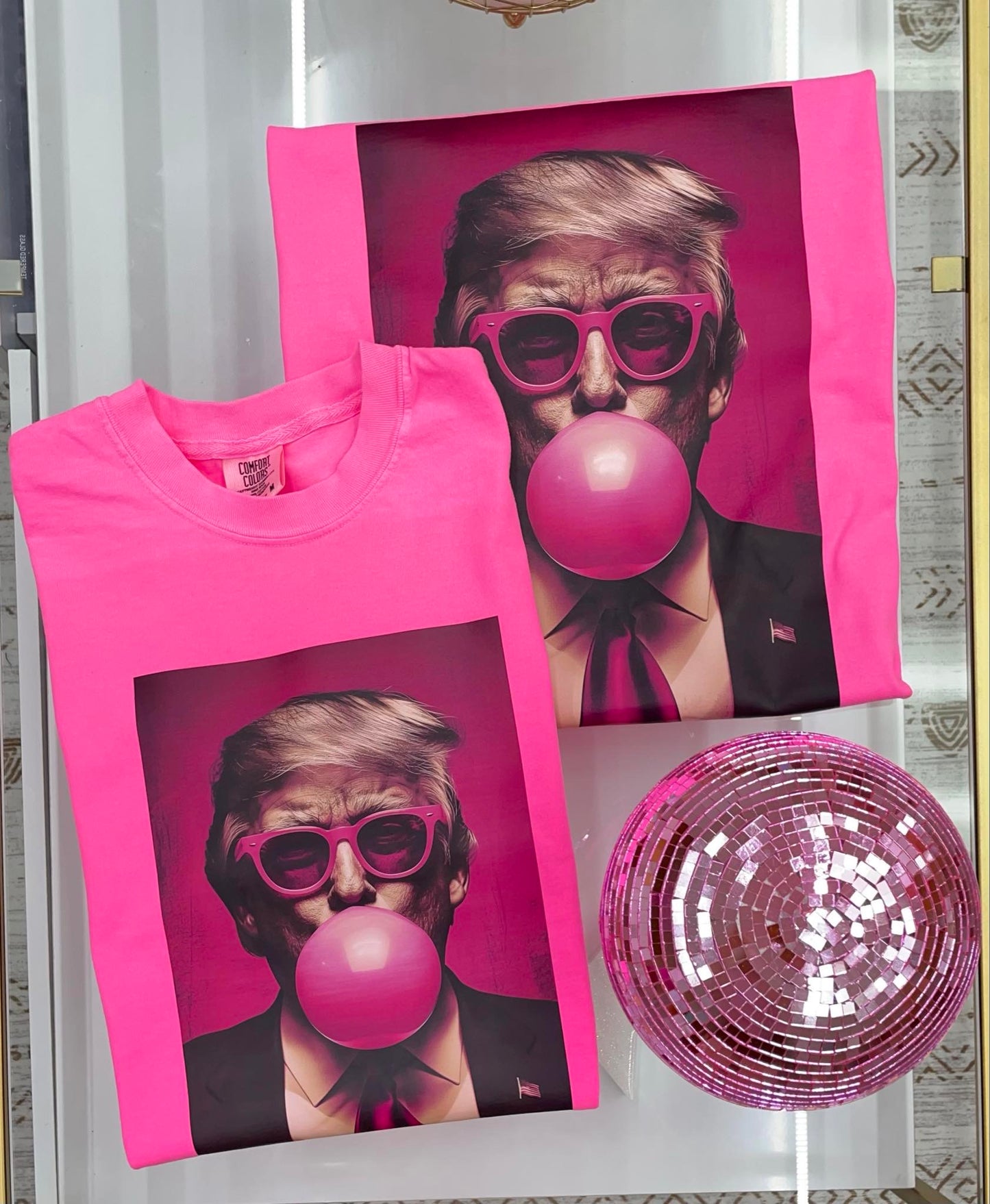 PINK BUBBLEGUM AND TRUMP TEE (cc) (b)