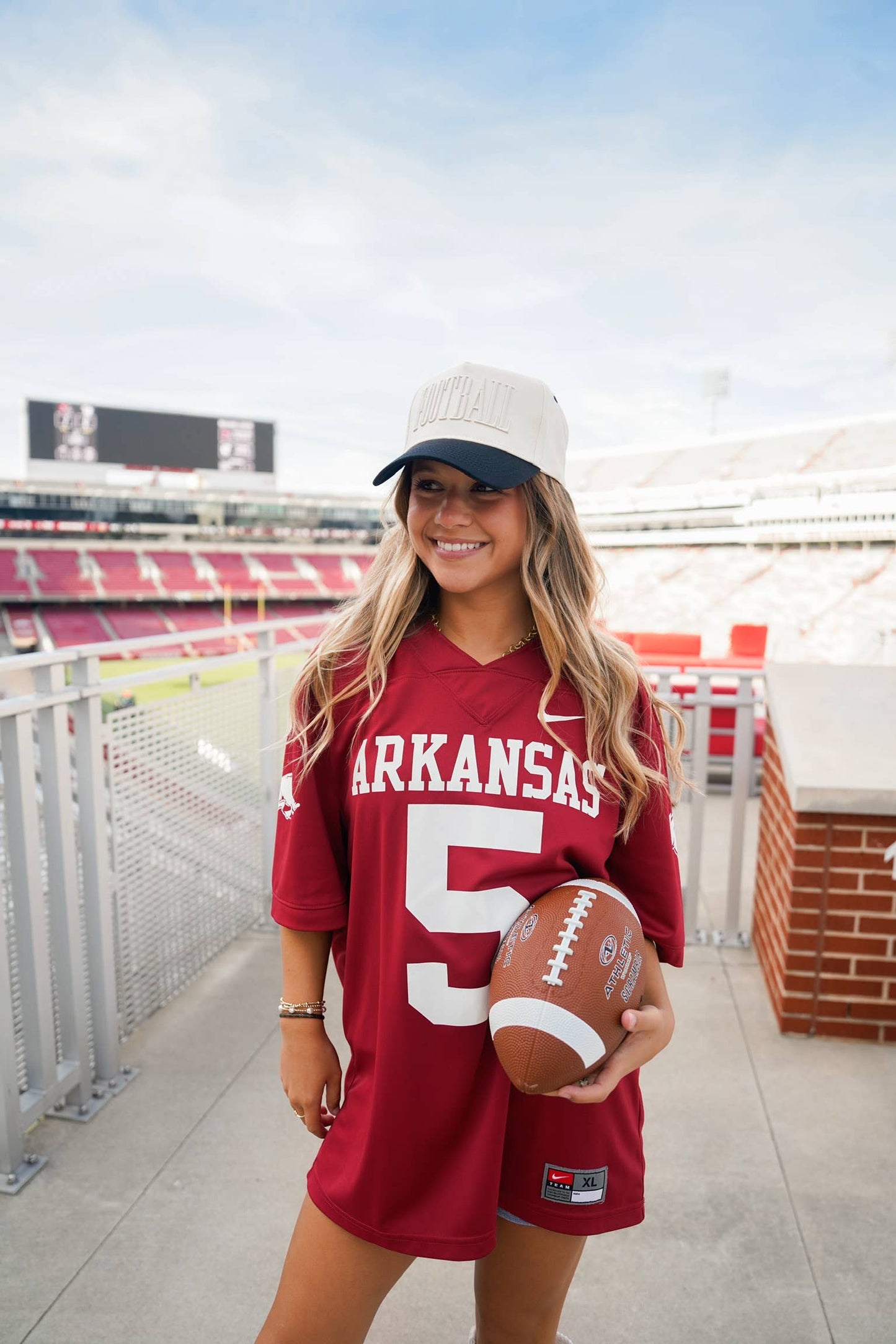 FOOTBALL - Neutral Vintage Trucker Hat-101125b5