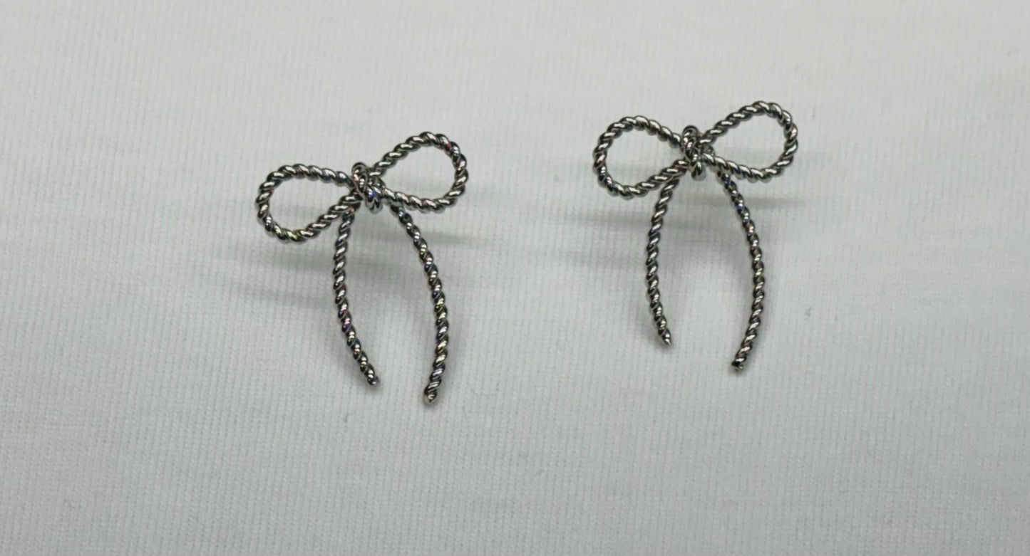 Knotted Bow Earrings 10E30