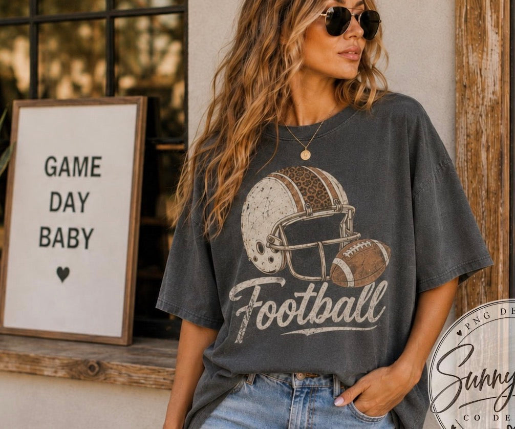 VINTAGE CHEETAH FOOTBALL 916261 -T SHIRT- (GILDAN) 091625KRV