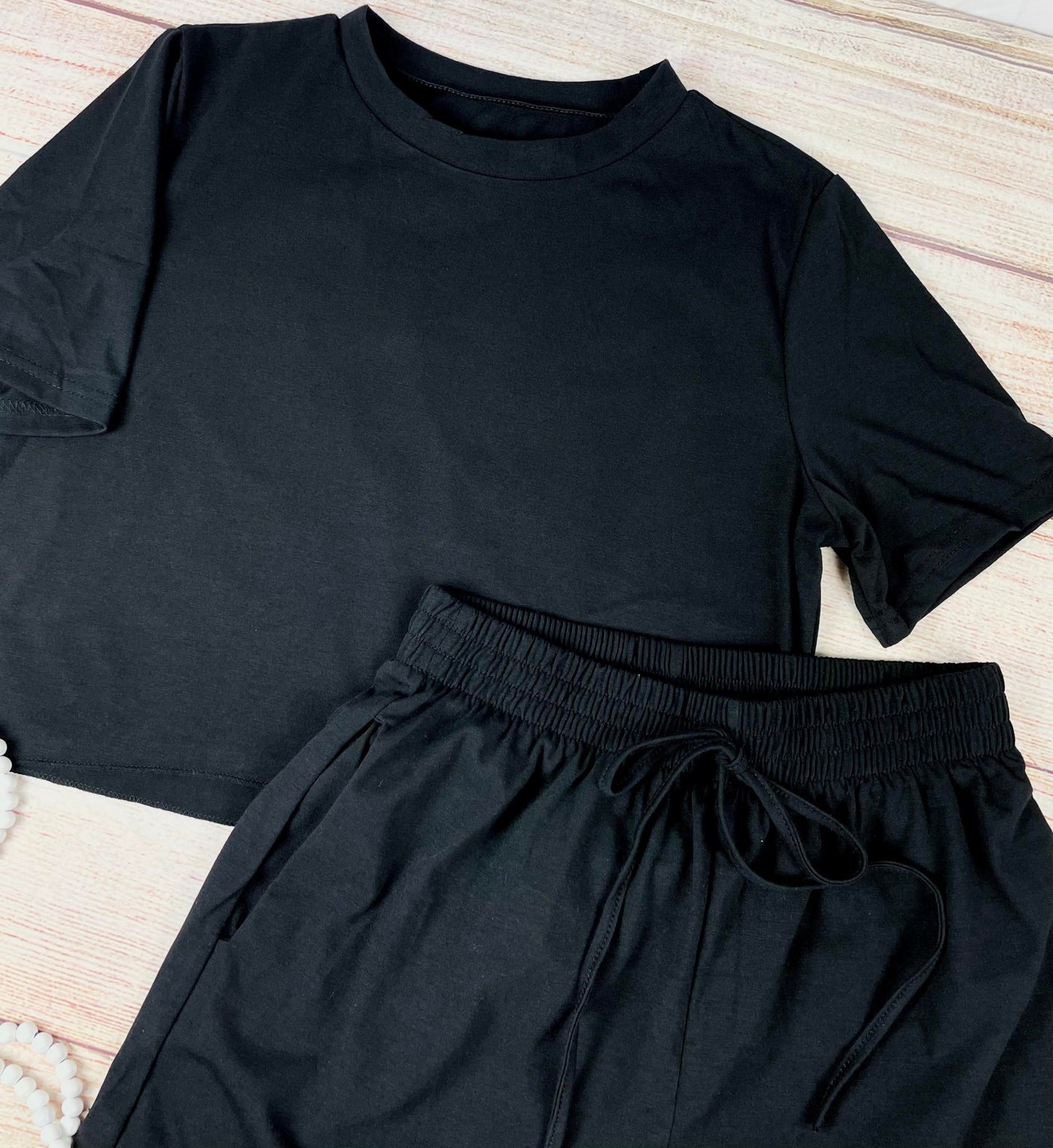 Colorful Women’s Cropped Tee and Drawstring Shorts Set BH89