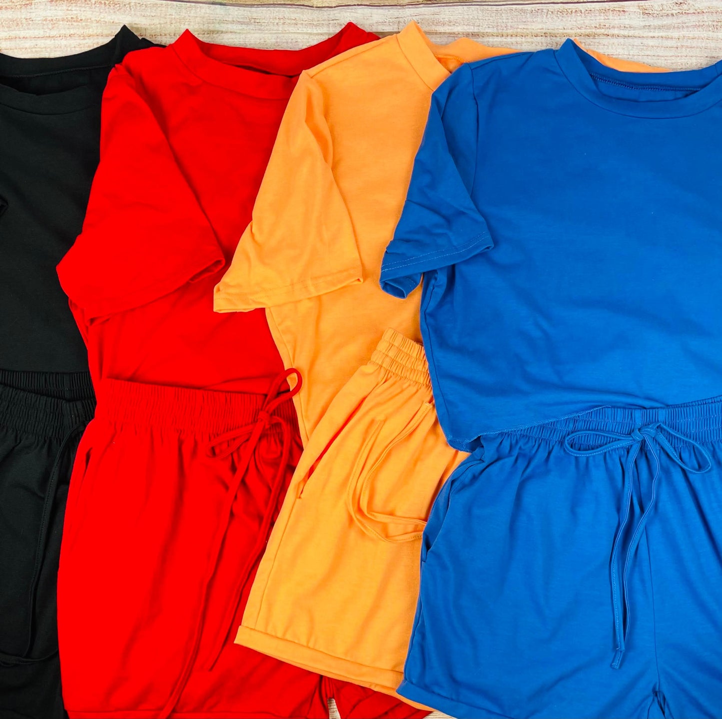 Colorful Women’s Cropped Tee and Drawstring Shorts Set BH89