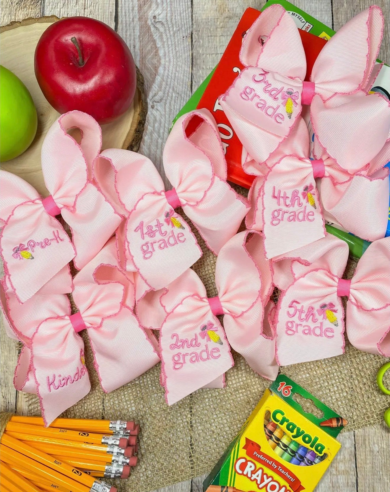 BACK TO SCHOOL BOW ✏️🎀  (PREORDER) 062926KB