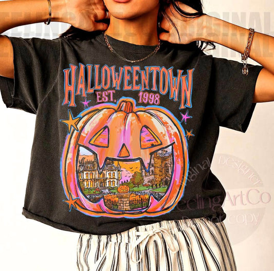 HALLOWEEN TOWN 924263 -----T SHIRT (NOT CROPPED) - (COMFORT COLOR) 092526KB