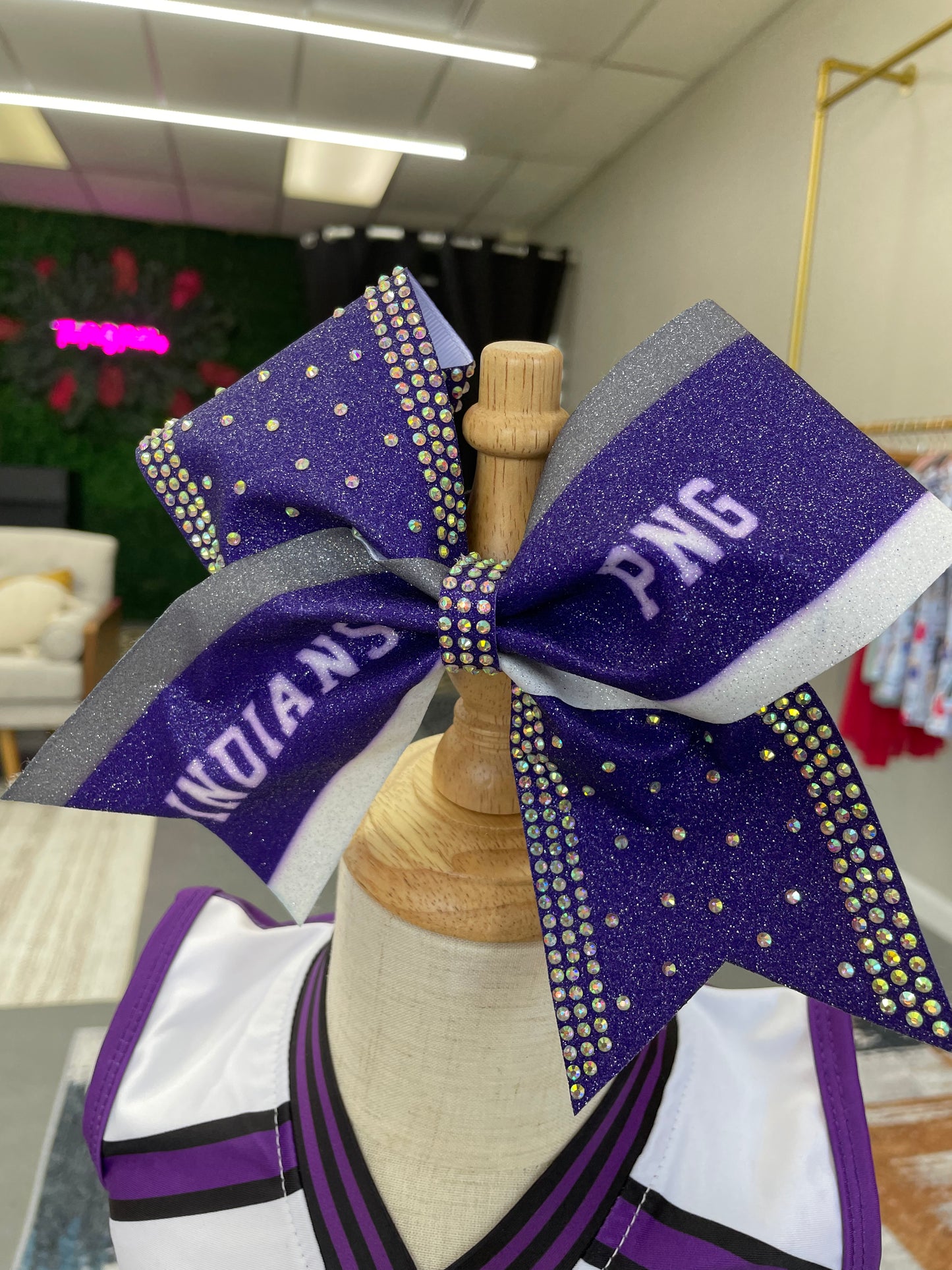 PNG INDIANS CHEER BOW