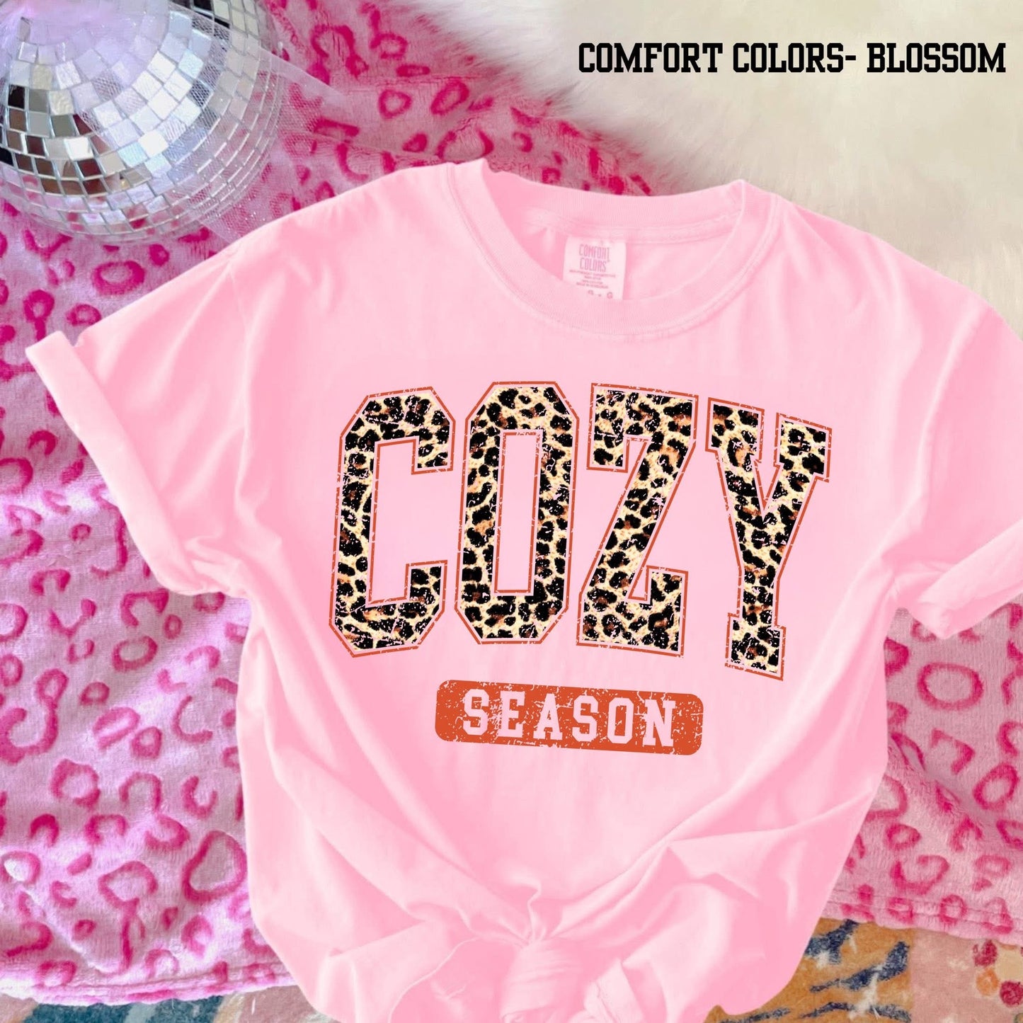 Leopard Print Cozy Season - T SHIRT - (Jerzee/Gildan)