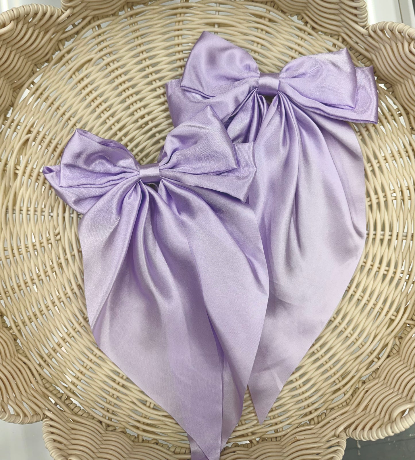 Silky bow alligator clip 03182026HR2