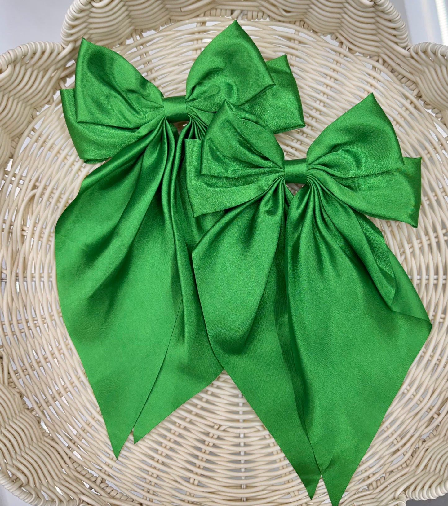 Silky bow alligator clip 03182026HR2