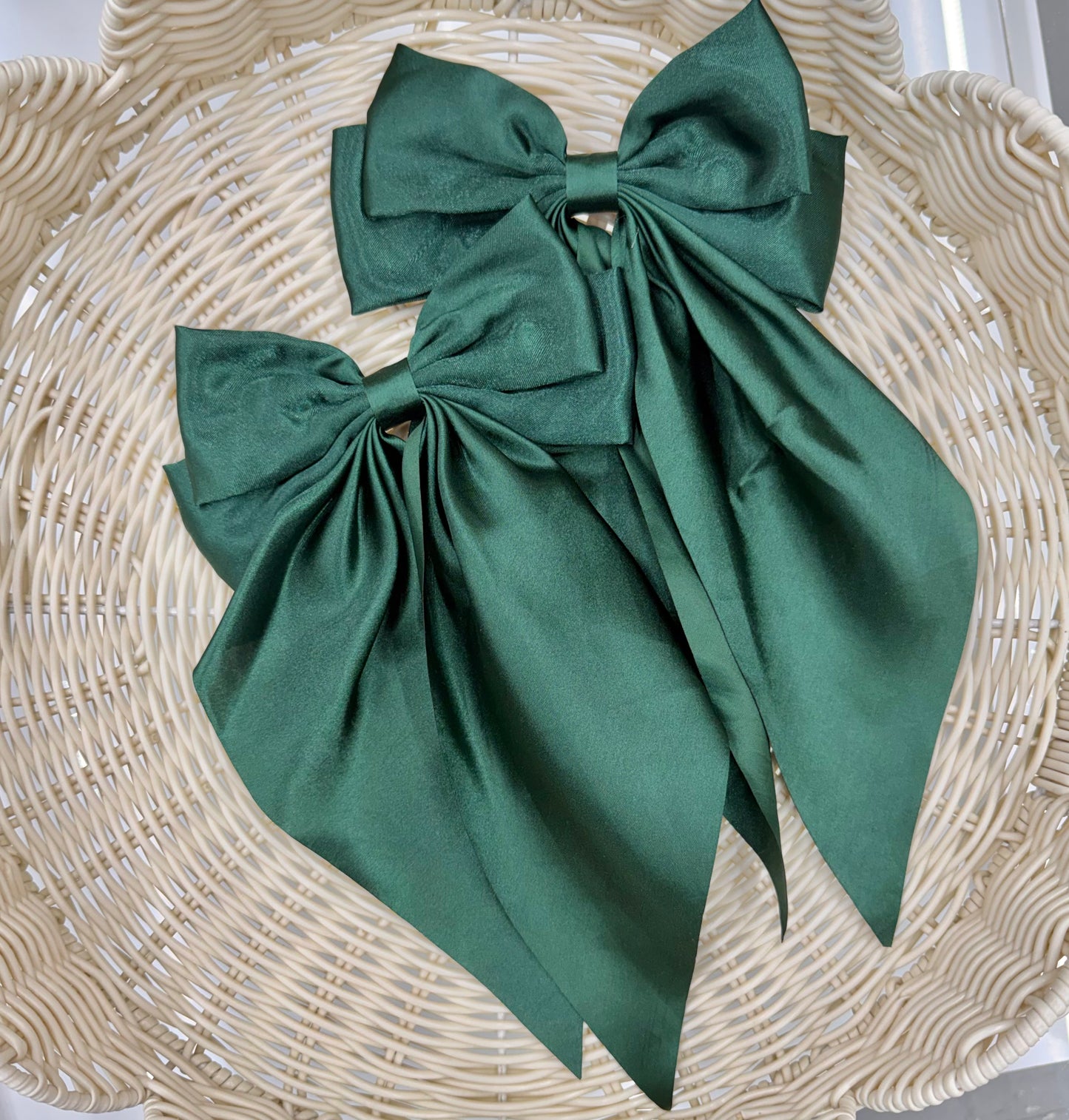 Silky bow alligator clip 03182026HR2