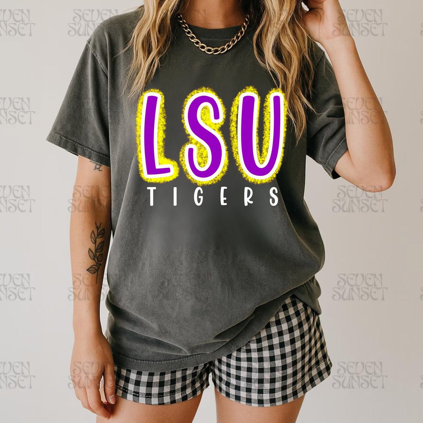 LSU Tigers - T SHIRT - (Jerzee/Gildan)
