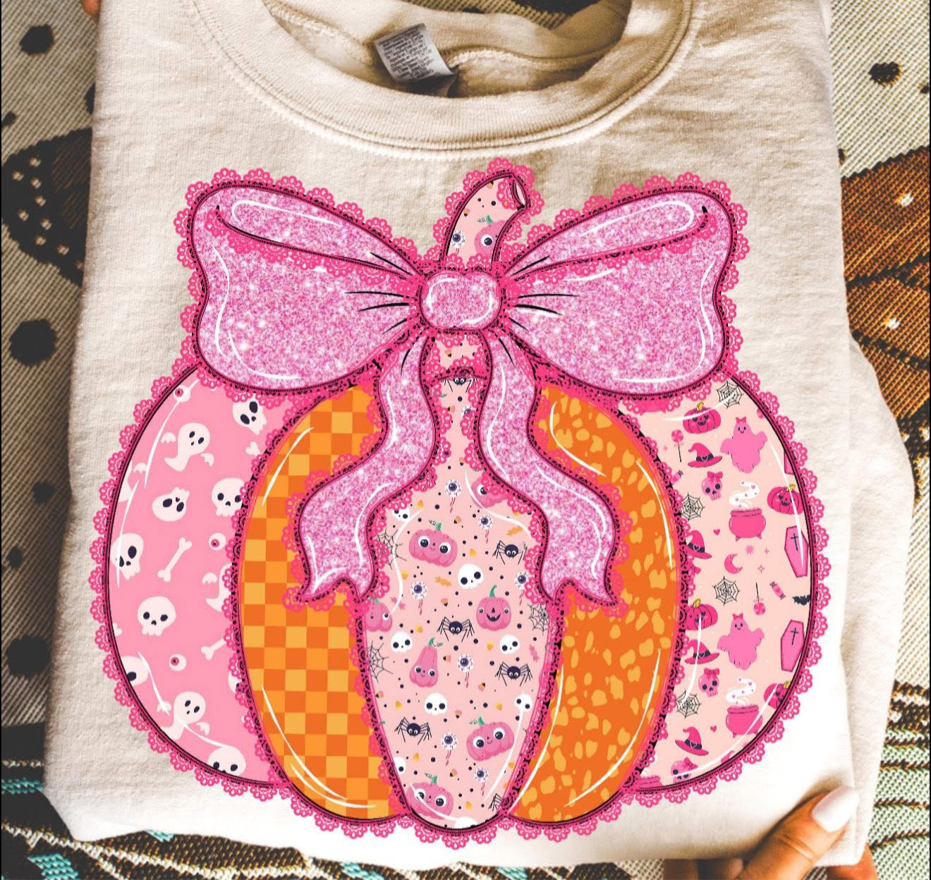 Lace Girly Pumpkin - T SHIRT - (Jerzee/Gildan)