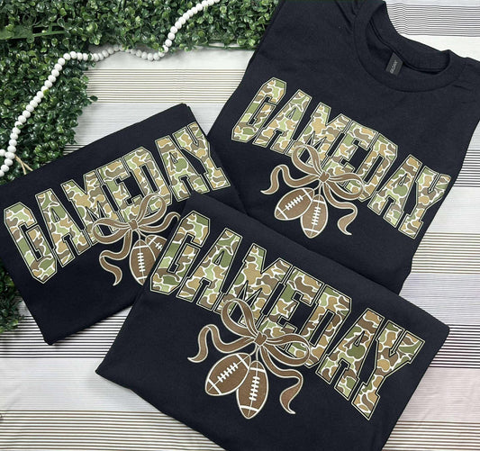 Camo Gameday with Bow & Footballs - T SHIRT - (Jerzee/Gildan)