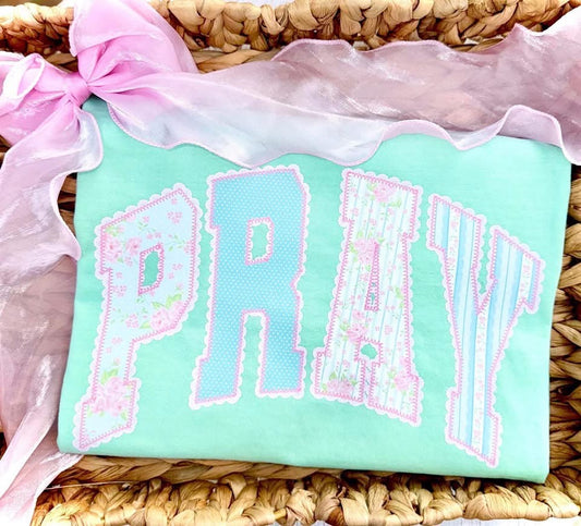 Lace Girl Pray🩷- TSHIRT- (COMFORT COLOR/BELLA)