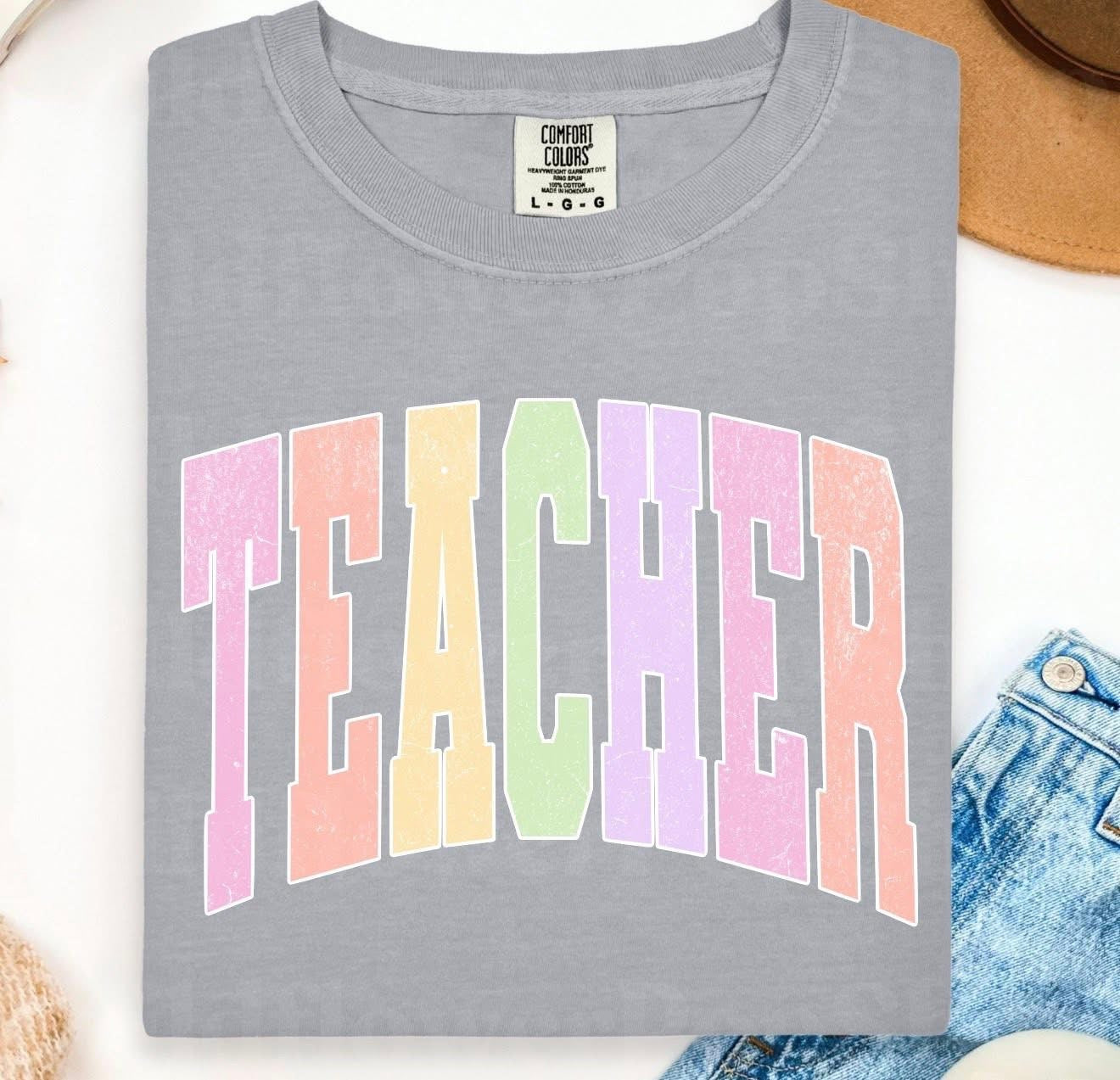 Distressed Colorful Teacher🩷-T-SHIRT - (GILDAN/JERZEE)