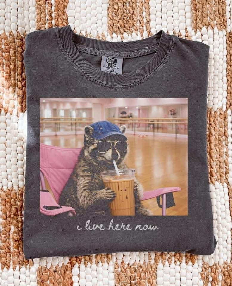 Feral Racoon- Dance edition 🩷-T-SHIRT - (COMFORT COLOR/BELLA)