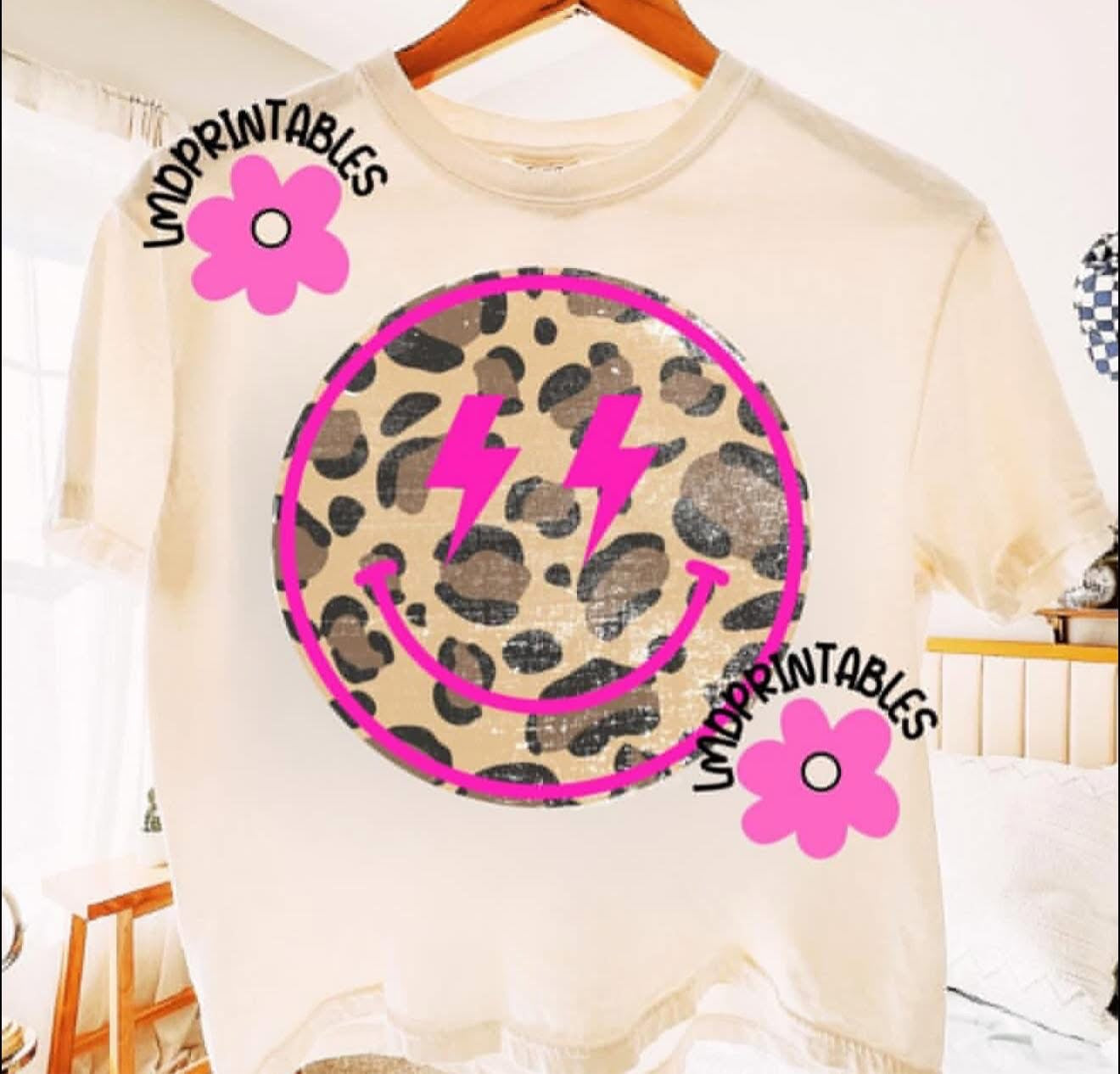Leopard Smiley Face - T SHIRT- (Comfort Color)